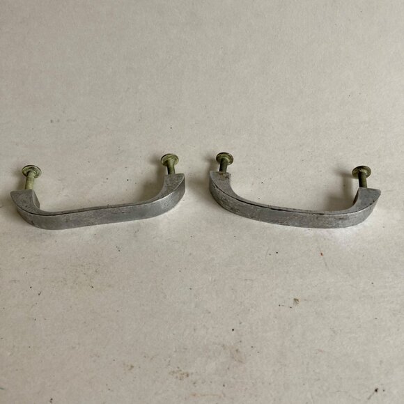 Lot 2 Vintage Chrome Metal Drawer Pulls Curved Silver w/ Screws - Picture 1 of 6